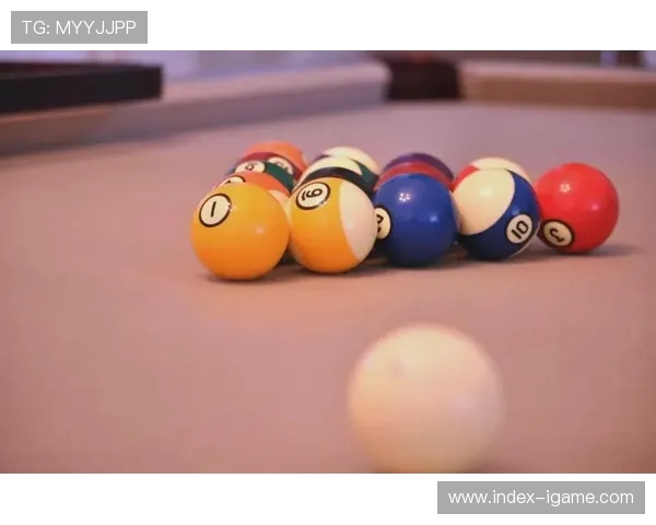 台球运动中的技巧提升与心理博弈全面解析与竞技策略探讨