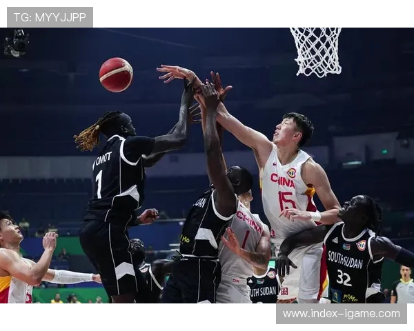 南京篮球队在世界杯积分榜上以67分稳居首位展现强大实力