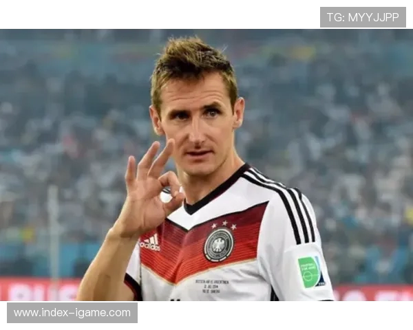 传奇射手米罗斯拉夫克洛泽从德甲绿茵到世界杯荣耀的全景回顾 传奇射手米罗斯拉夫克洛泽从德甲绿茵到世界杯荣耀的全景回顾