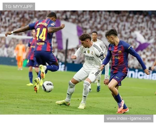 历届巴萨与皇马对决回顾：经典战役与传奇球员的巅峰对抗